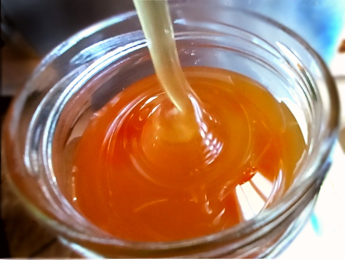 Little Mel_Eesti mesi_mee myyk klaaspurgis_voolav mesi_2020